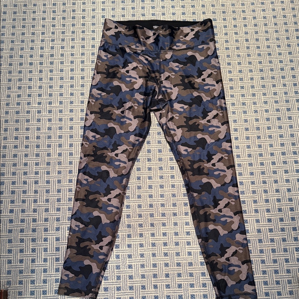 Moret Ultra Blue Camo Athletic Leggings - Size M